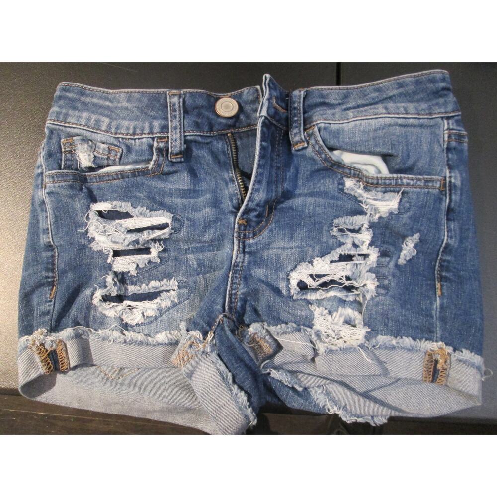 Juniors SZ 3 shortie jean shorts by SO medium wash